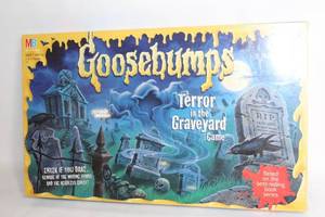 lot A-442 image: Goosebumps Terror in the Graveyard Board Game - Sealed
