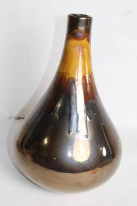lot 477 image: Vintage Ceramic Drip Glaze Vase with Unique Color Blend