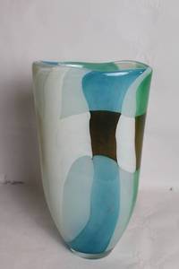 lot 478 image: 17-inch Art Glass Vase with Modern Abstract Design