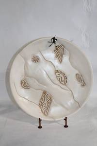 lot 481 image: Steven Kaye Handcrafted Clay Wall Art Plate with Stand