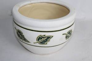 lot 494 image: White Ceramic Planter Pot with Green Leaf Design