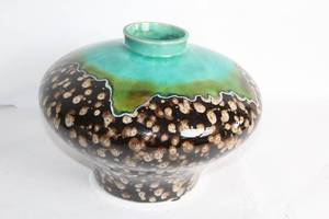 lot 497 image: Unique Glazed Ceramic Vase with Abstract Design