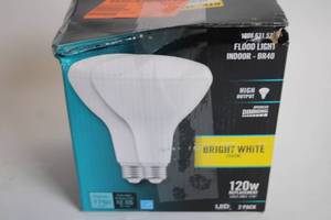 lot 60 image: 2-Pack Indoor BR40 LED Flood Light Bulbs - Bright White 120W Replacement