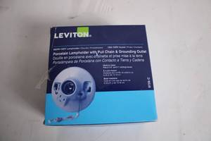 lot 165 image: Leviton 660W-125V Porcelain Lampholder with Pull Chain & Grounding Outlet