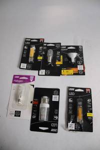 lot 272 image: Assorted LED and Halogen Light Bulb Collection