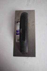 lot 286 image: Roberts Vinyl Adhesive Trowel with U-Notch and Square Notch