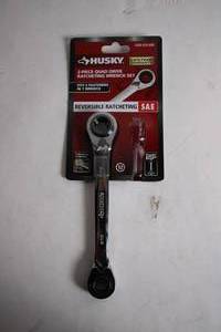 lot 319 image: Husky 2-Piece Quad Drive Ratcheting Wrench Set SAE