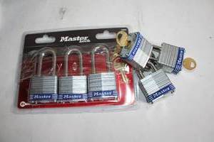 lot 360 image: Set of 5 Master Lock Padlocks with Keys