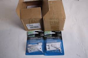lot 378 image: Prime-Line Window Sash Locks with Keeper - Pack of 20, White