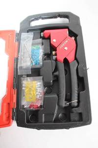 lot 396 image: Arrow Swivel Riveter Kit with 360° Swivel Head and Accessories