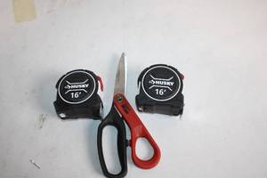 lot 430 image: Set of 2 Husky 16 Tape Measures with Swiss Technology Scissors