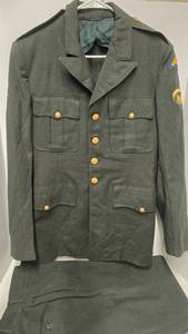lot 154 image: Vintage US Army Mens Wool Serge Uniform Set with Patches