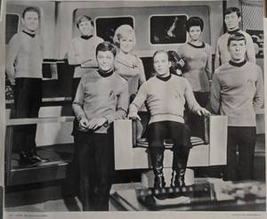 lot 192 image: Vintage STAR TREK Crew Poster in Spanish, USS Enterprise