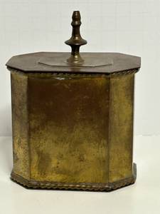 lot 29 image: Rosenthal Brass Octagonal Decorative Box with Hinged Lid
