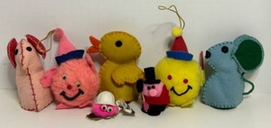 lot 36 image: Vintage Retro POM POM & FELT Character Ornaments, Magnets, Shelf Decor- Qty 7