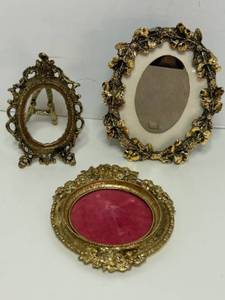lot 105 image: Set of 3 Vintage Gold Gilt Brass Floral Picture Frames