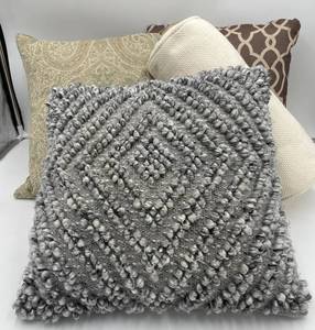 lot 239 image: Set of 4 Decorative Pillows with Various Designs