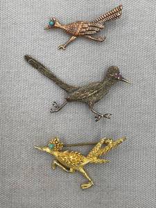 lot 243 image: Set of 3 Vintage Roadrunner Bird Brooches
