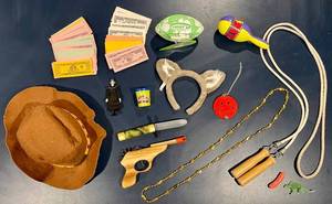lot 253 image: Assorted Kids Pretend Play Toys and Accessories
