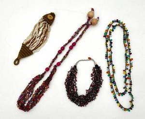 lot 267 image: Collection of Beaded Jewelry  3 Necklaces and 1 Bracelet