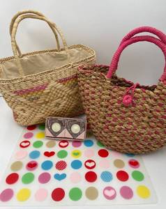 lot 273 image: Woven Baskets with Heart Themed Decor