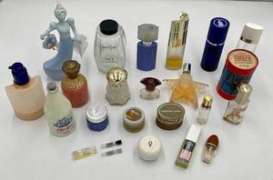 lot 285 image: Collection of Vintage and Modern Perfume and Lotion Bottles