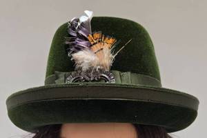 lot 1 image: Vintage Velvet Green Beaver Hat with Feather Accent