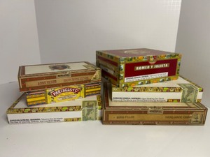 lot 390 image: Vintage Collection of 6 Wooden Cigar Boxes - Romeo Y Julieta, Macanudo, Partagas