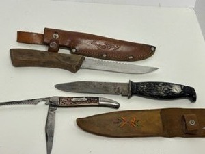 lot 402 image: Set of Vintage Knives with Sheaths Colonial, Ki Mora Sweden, Fish Knife