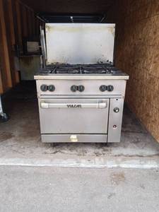 lot 10 image: Vulcan Model 36S-6BN Commercial Gas Range with Oven