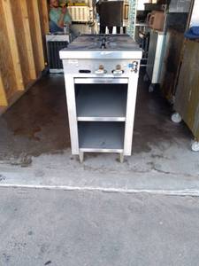 lot 19 image: Montague Commercial Double Burner Range