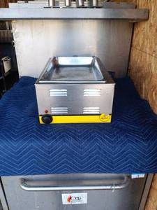 lot 21 image: Used 1200W Countertop Food Warmer with Thermostat Control