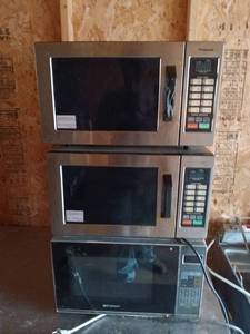 lot 43 image: Set of 3 Commercial Microwave Ovens