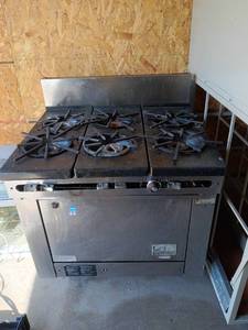 lot 70 image: Used Commercial Gas Range and Oven