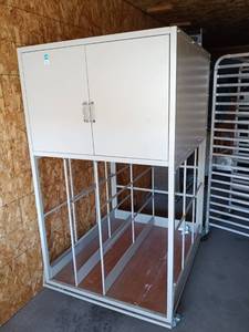 lot 72 image: Heavy Duty Metal Storage Cabinet with Shelving Racks