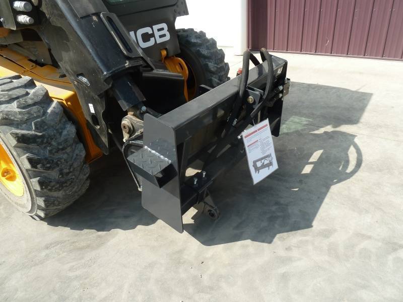 lot 49 image: Landhoner Skid Steer 3 Point PTO Hitch Adapter