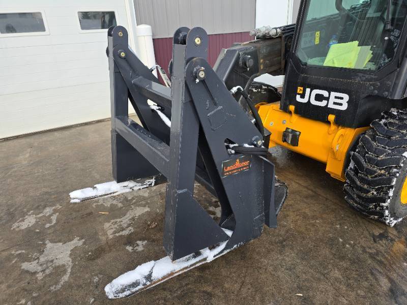 lot 113 image: Landhoner Heavy Log Grapple Fork