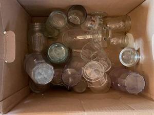 lot 35 image: Lot of Vintage Clear Glass Jars