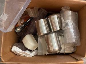 lot 40 image: Mixed Kitchen Utensils Lot with Scoop
