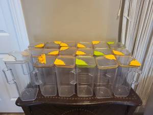 lot 102C image: Komax Airtight Food Storage Containers