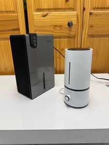 lot 43 image: Humidifier and Dehumidifier