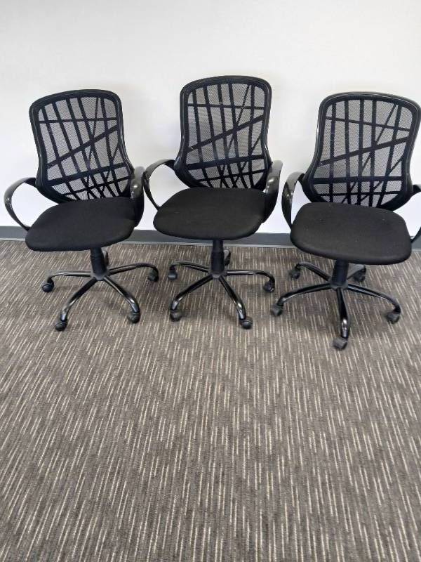 lot 12 image: Black office chairs (3 chairs)