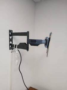lot 13 image: TV Wall Mount