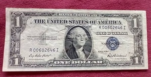 lot 64 image: 1935 Silver Certificate $1 Note