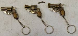 lot 22 image: Gun Knives (3) Top - Gun Knife M-97 (View Photos)