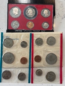 lot 33 image: 1979-S Proof and P & D Mint Sets