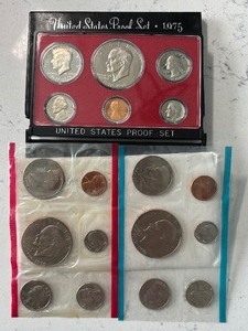 lot 17 image: 1975-S Proof and P & D Mint Sets