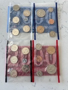 lot 66 image: 2000 P & D Mint Set