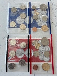 lot 68 image: 2004 P & D Mint Sets