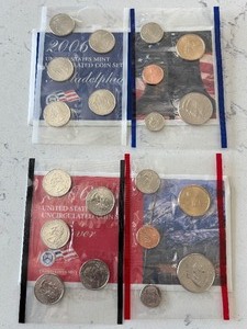 lot 69 image: 2006 P & D Mint Sets